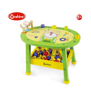 طاولة الألعاب الخشبية بألوان زاهية مرحة